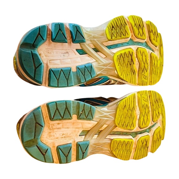 Women’s Asic’s GT-2000 T657N running sneakers 8.5 wide silver blue gently worn - Picture 7 of 16